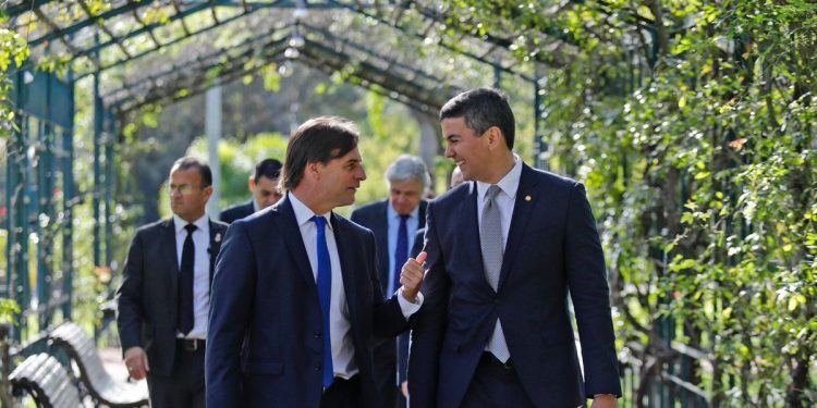 El presidente de Paraguay destacó a Lacalle Pou como “un gran aliado contra el populismo”