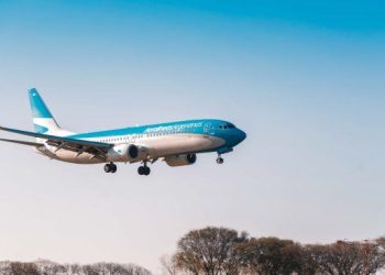 Gremios aeronáuticos advirtieron sobre un “proceso de vaciamiento” de Aerolíneas Argentinas