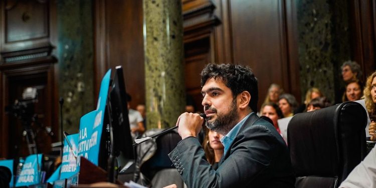 Jorge Macri pide votos y la oposición le arrima proyectos