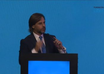 Lacalle Pou, desde Argentina: “Se puso de moda hablar de libertad, ojalá que no pase”