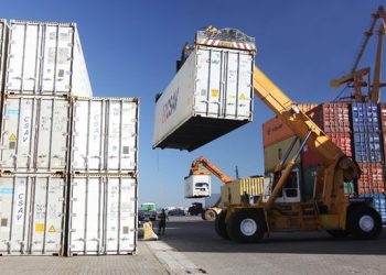 Las exportaciones cayeron 14% interanual en marzo