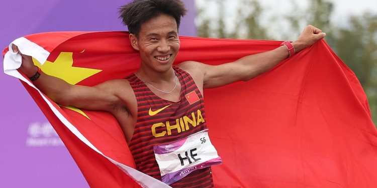 Media maratón de Pekín abre investigación tras la polémica victoria de un atleta chino