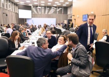 Milei arriesga todo: ley Bases, reforma laboral, Ganancias y DNU