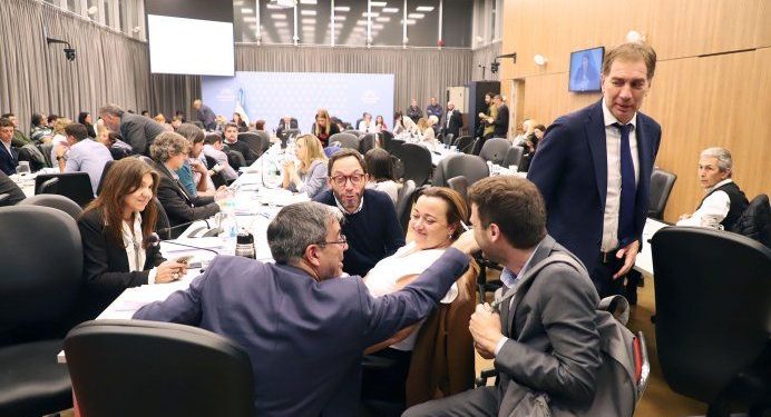 Milei arriesga todo: ley Bases, reforma laboral, Ganancias y DNU