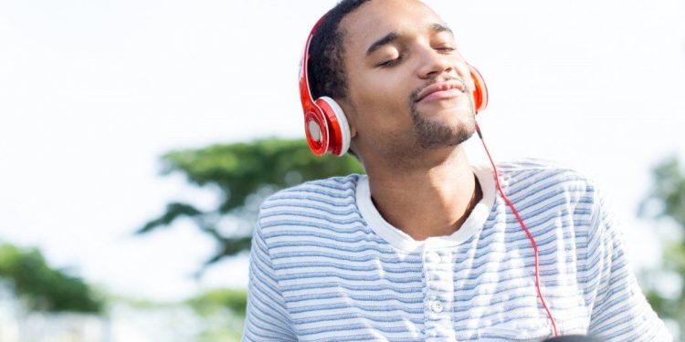 Suno AI, la app que hace canciones con inteligencia artificial: cómo usarla