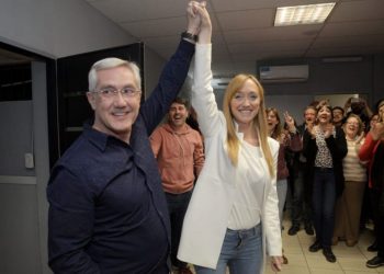 Un senador libertario comparó el triunfo de Milei con «un príncipe que les hizo el amor a todos y los despertó»