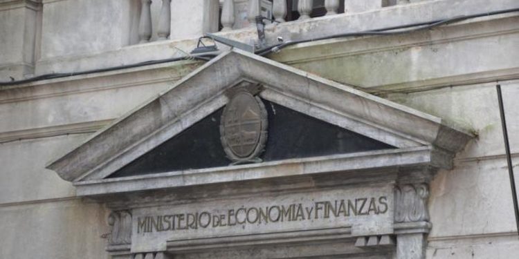 Uruguay abre la posibilidad de emitir deuda soberana este año