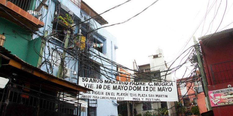 Carlos Mugica y la Villa 31: padre nuestro que estás en el pueblo