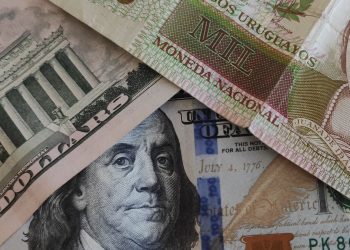 El dólar subió 0,15% en el mercado cambiario local