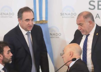 Habría dictamen para ley Bases y el paquete fiscal y se votará en el Senado