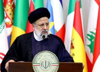 Irán: encuentran restos del helicóptero y se reducen las posibilidades de hallar con vida al presidente Ebrahim Raisi