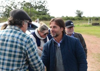 Lacalle Pou mantiene una aprobación del 46% entre la población