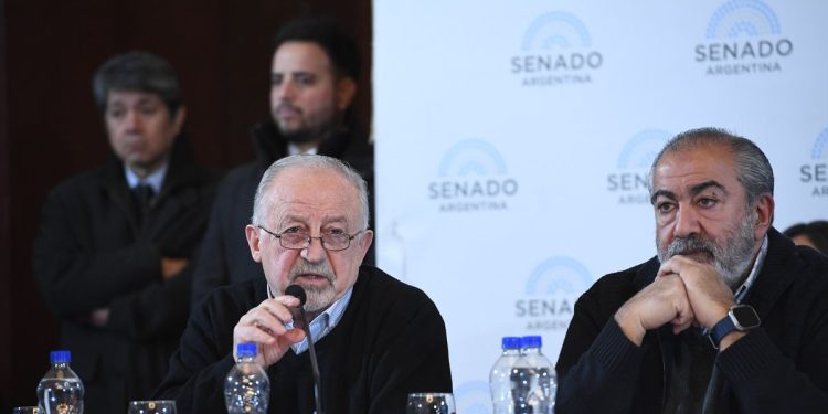 Ley Bases: duros cruces en el Senado con la presencia de la CGT y la CTA