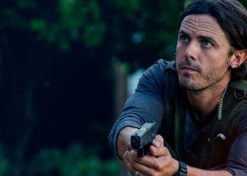 Netflix: la película de acción sobre una banda de policías corruptos que dura menos de 2 horas