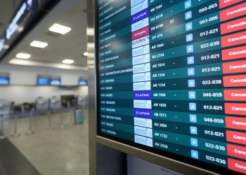 Paro general de la CGT EN VIVO: pocos colectivos, vuelos cancelados y bancos cerrados