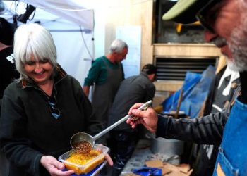 Un “locrazo” para defender los medios públicos y rechazar la Ley Bases en medio del paro general