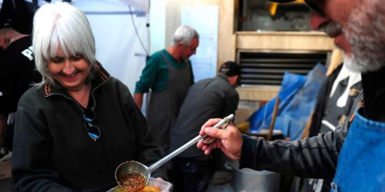 Un “locrazo” para defender los medios públicos y rechazar la Ley Bases en medio del paro general