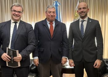 Uruguay y Argentina están cerca de cerrar un acuerdo de cielos abiertos