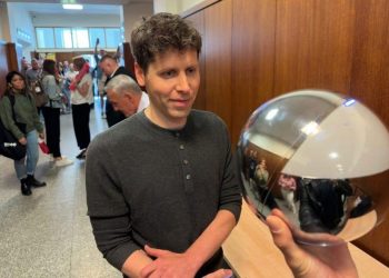 «Ya sos un humano verificado»: el escaneo de iris en el Abasto