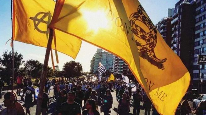 Yamandú Orsi no cree que en Uruguay sea posible un fenómeno “libertario”