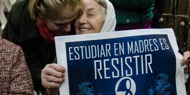 10.000 firmas en solidaridad con la Universidad de las Madres de Plaza de Mayo