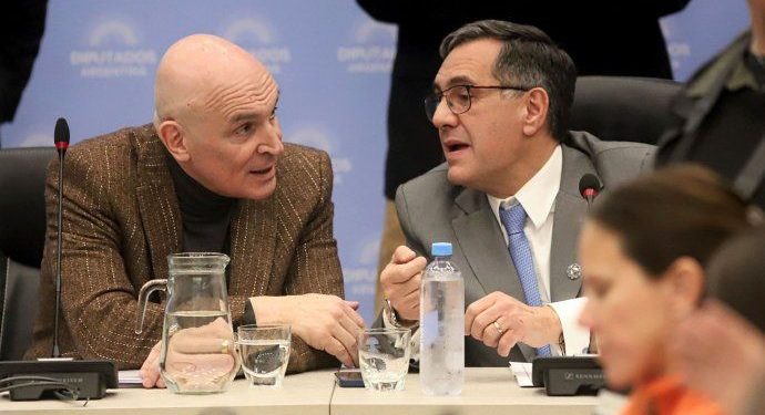 Diputados mira de reojo al Senado, pero avanza con sistema jubilatorio y financiamiento universitario