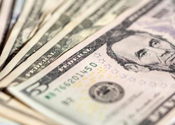 El dólar abrió la semana al alza y se afianza en la franja de los $ 39