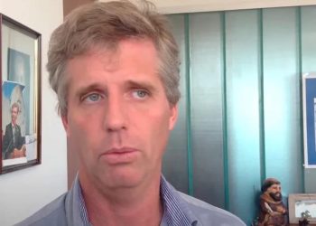 En medio de acusaciones por espionaje, el gobierno analiza el retorno de la SIDE