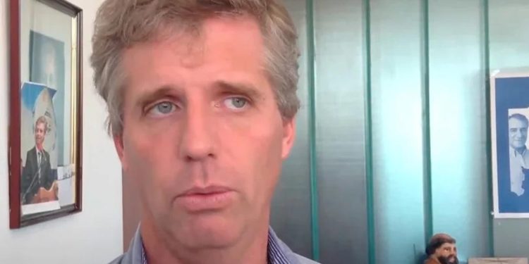 En medio de acusaciones por espionaje, el gobierno analiza el retorno de la SIDE