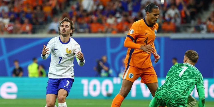 Eurocopa: Francia fue mucho más que Países Bajos, pero lo salvó el VAR