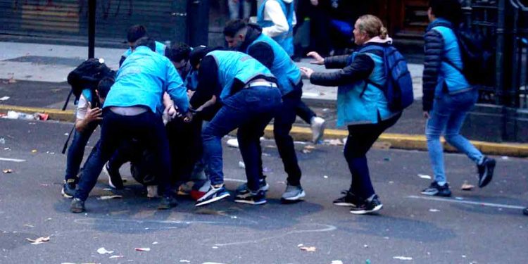 Excarcelan a 17 detenidos en la represión en el Congreso