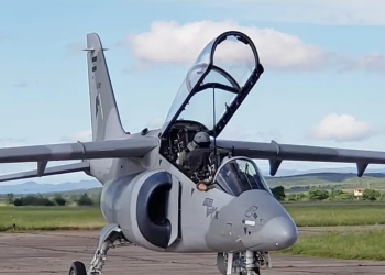 Impulsan acuerdo público-privado para desarrollar programa exportador del avión Pampa