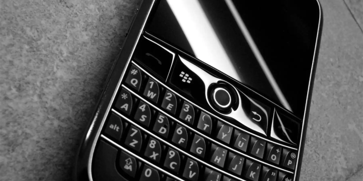 La historia de Blackberry: de liderar el mercado de teléfonos inteligentes a desaparecer del millonario negocio