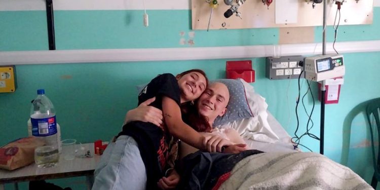 La lucha de un joven de 20 años para que le autoricen un trasplante: “La obra social tardó tanto en responder que el cáncer volvió”