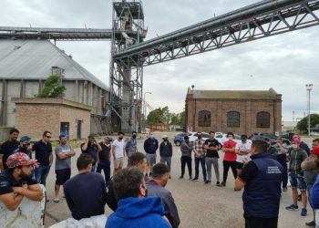 Paro nacional de aceiteros por tiempo indeterminado contra la ley Bases