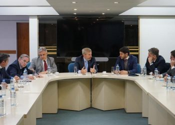 Tras reunirse con Diputados, Gobernadores blindan Ganancias y cambios a la ley Bases