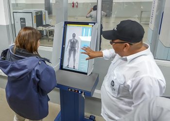 Visita académica de Bullrich en El Salvador: recorrió institutos de seguridad y centros de confinamiento