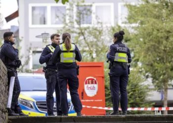 Alemania: la Policía mató a un hombre que amenazaba a transeúntes con cuchillos