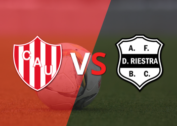 Comienza el juego entre Unión y Dep. Riestra en el estadio el estadio de la Avenida