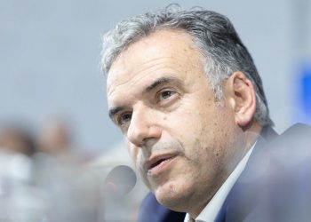 “Cuando lo tenga, capaz que sí”, Yamandú Orsi no descartó un debate entre equipos económicos