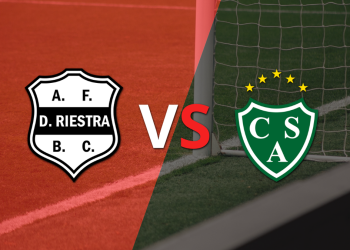 Dep. Riestra lo dio vuelta ante Sarmiento y venció por 2 a 1