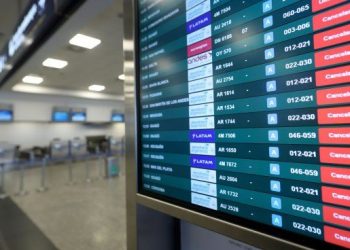 “El que no trabaja, no cobra”: la dura advertencia del Gobierno a aeronáuticos de cara a una nueva medida de fuerza