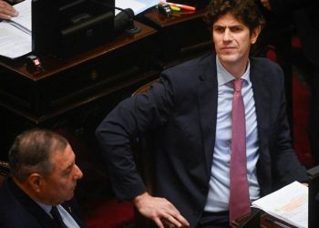 En acuerdo con Unión por la Patria, Martin Lousteau quedó al frente de la Comisión Bicameral de Inteligencia