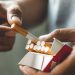 La guerra de precios entre las marcas más baratas de cigarrillos perjudica la salud de la población