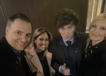 La primera foto de Javier Milei y “Yuyito” González en Rosario