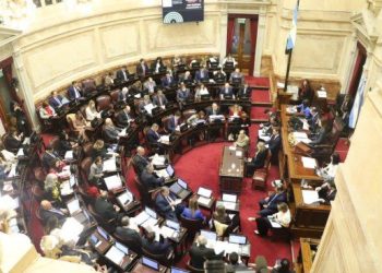Marcha atrás con el aumento de sueldo a senadores