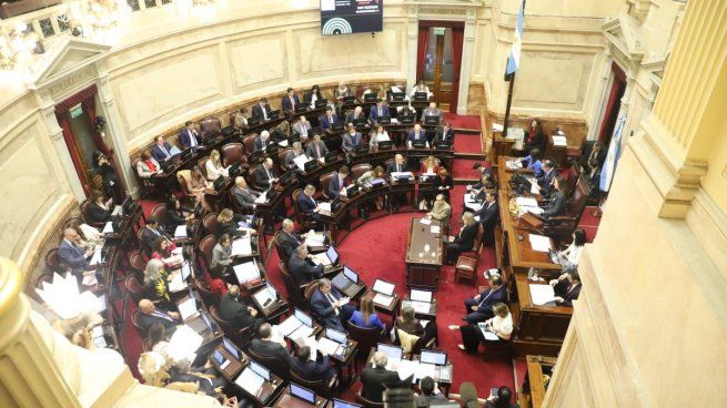 Marcha atrás con el aumento de sueldo a senadores