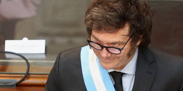 Movilidad jubilatoria: el veto saldría entre jueves y viernes y Gobierno negocia para evitar rechazo del Congreso