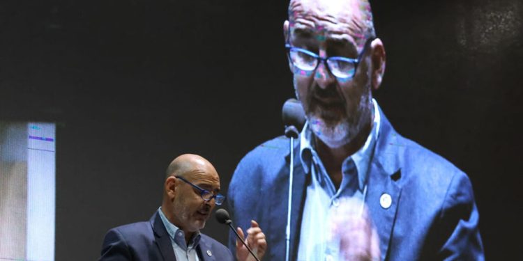 Con un emotivo homenaje a Carlos Achetoni, inició el Congreso Anual de FAA