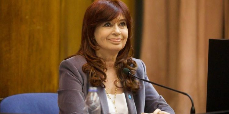 Cristina de Kirchner criticó el plan económico de Javier Milei y llamó al peronismo a enderezarse